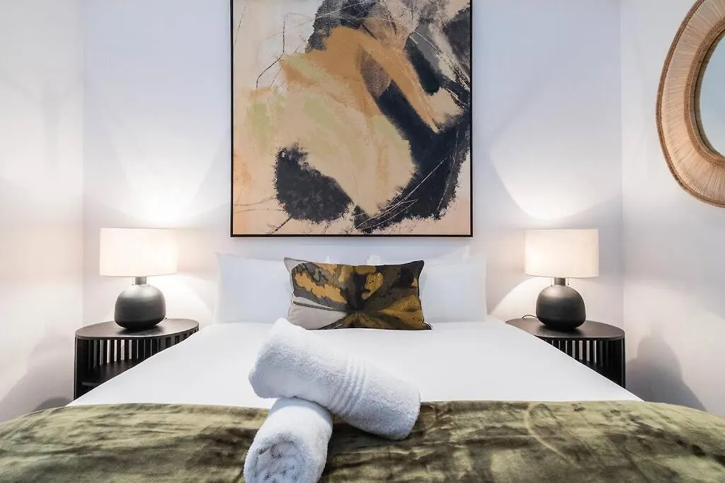Apartment Modern Escape At The Rubik & Rooftop Pool, Ac Cape Town